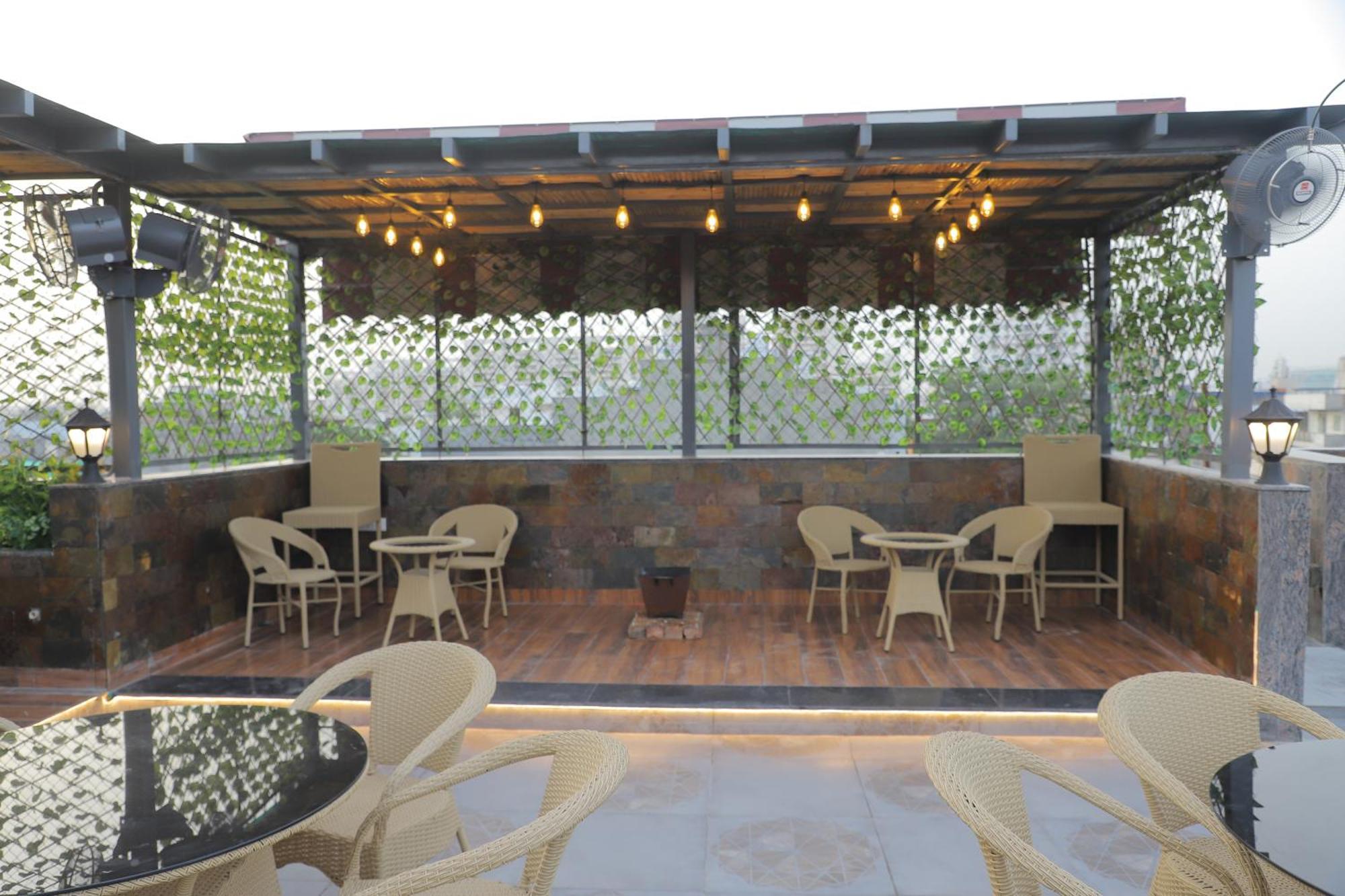 Hotel Haris Mg Road Gurugram Gurgaon Exterior photo