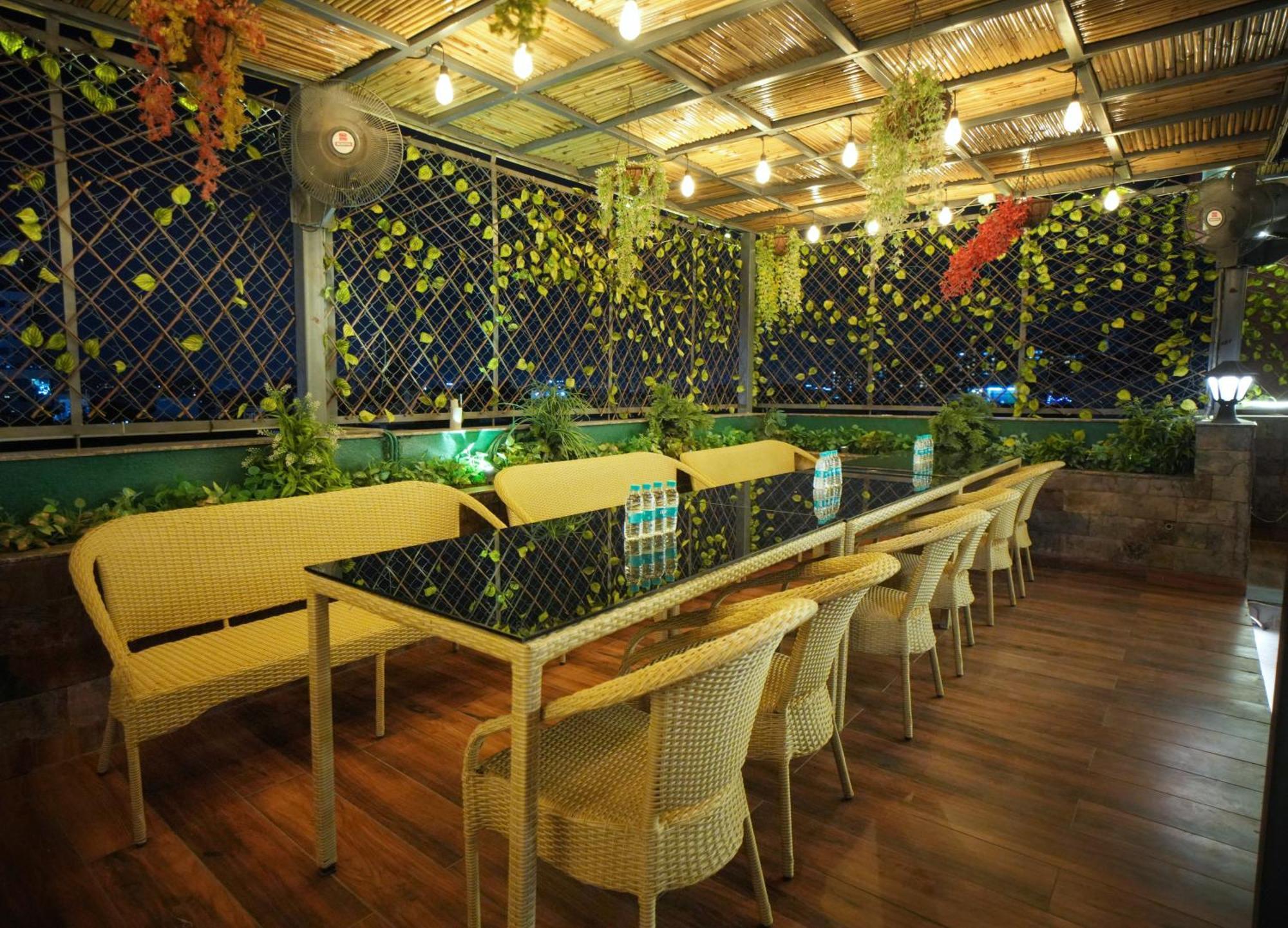 Hotel Haris Mg Road Gurugram Gurgaon Exterior photo