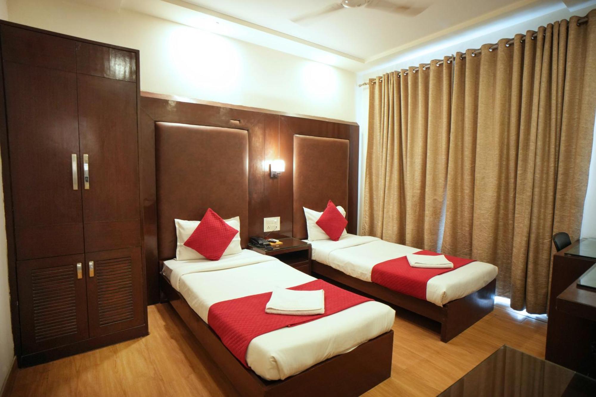 Hotel Haris Mg Road Gurugram Gurgaon Exterior photo