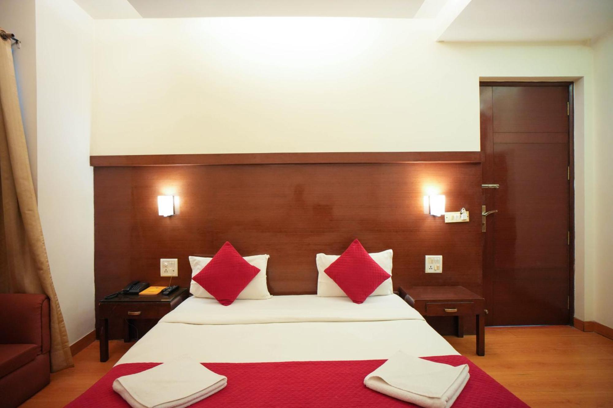 Hotel Haris Mg Road Gurugram Gurgaon Exterior photo